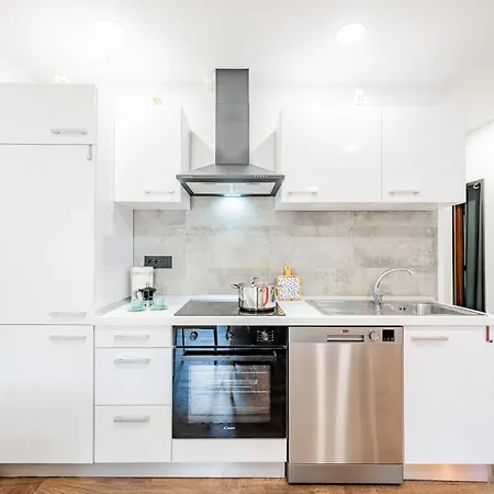 Retrovi 23 아파트